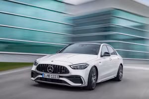 Mercedes-AMG C43 2023 gây ấn tượng với công nghệ tương đồng xe đua Công thức 1