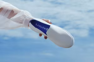 Rothy’s – Thương hiệu giày làm hoàn toàn từ vỏ chai nhựa tái chế