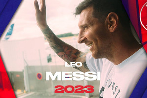 Lionel Messi chính thức ký hợp đồng bom tấn 2 năm cùng PSG