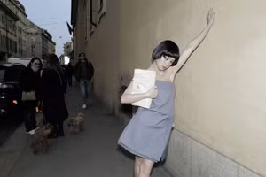 Châu Bùi tại show Prada ở Milan Fashion Week 2023