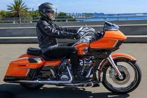 Harley-Davidson CVO Road Glide 2022 chính thức ra mắt tại Việt Nam