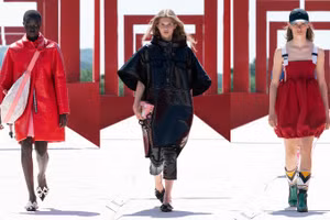 Những xu hướng ấn tượng từ các bộ sưu tập Cruise 2022 - P1