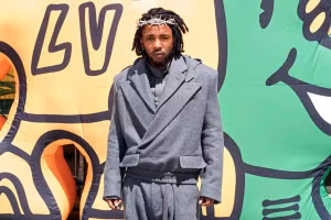 Tiffany & Co. hợp tác cùng Kendrick Lamar ra mắt "Vương miện gai"