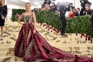 Những bộ cánh ấn tượng nhất lịch sử Met Gala