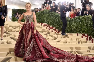 Những bộ cánh ấn tượng nhất lịch sử Met Gala