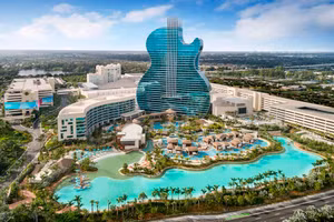 Siêu khách sạn hình đàn guitar nơi Khánh Vân tham dự Miss Universe