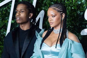 Những trang phục thảm đỏ xuất sắc nhất tại sự kiện Fashion Awards 2021