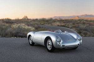 Chiêm ngưỡng chiếc Porsche 550 Spyder 1955 cổ được bán với giá 4,2 triệu USD