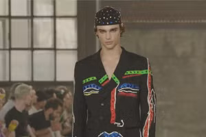 Moschino Xuân/Hè 2023 Menswear - Sống động cùng sắc màu sặc sỡ