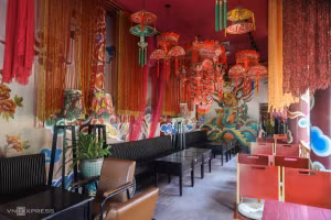 Quán cà phê phong cách tín ngưỡng thờ Mẫu