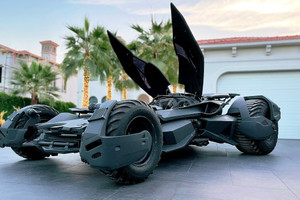 Batmobile đời thực 700 mã lực trông như thế nào.