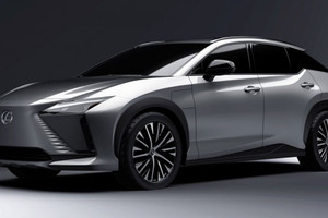 Lexus ra mắt SUV điện 2023 RZ 450e đầu tiên