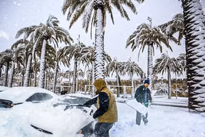 Bão tuyết giữa mùa hè ở Brazil