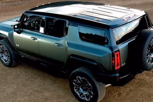 Trình làng GMC Hummer EV SUV830 mã lực, sạc một lần chạy gần 500 km, giá từ 2,4 tỷ VNĐ