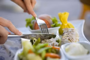 Cách ăn uống trong nhà hàng sang trọng mà bạn cần nắm rõ