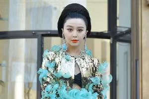 Phạm Băng Băng tại Paris Fashion Week phối đồ tạo ấn tượng nổi bật