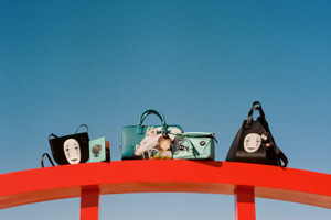 BST LOEWE x Spirited Away: Mang anime Nhật Bản đến gần với thời trang