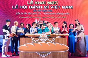 Người dân phấn khích với Lễ hội Bánh mì Việt Nam lần 1