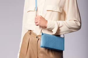 Bulgari theo sát xu hướng logomania với dòng túi xách Infinitum