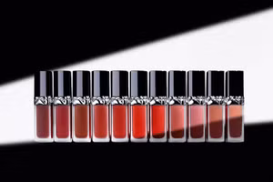 Rouge Dior Forever Liquid - Dòng son kem siêu lì, chống đổi màu của Dior