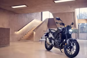 Honda CB250R 2022 được nâng cấp phuộc USD và màn hình LCD