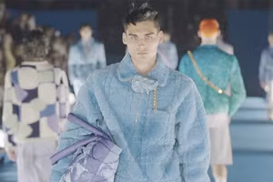Dior Homme - Spring Summer 2023: Tổ chức tại bãi biển Venice