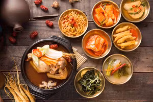 Gà hầm sâm - món ăn tưởng chừng dành cho mùa đông nhưng được ưa thích vào mùa hè