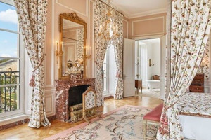 Trải nghiệm cuộc sống hoàng gia trong cung điện Versailles