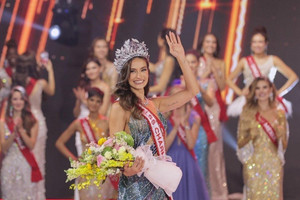 Người đẹp Brazil đăng quang Miss Charm tại Việt Nam