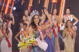 Người đẹp Brazil đăng quang Miss Charm tại Việt Nam