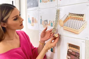 Fashionista Olivia Palermo ra mắt thương hiệu mỹ phẩm riêng