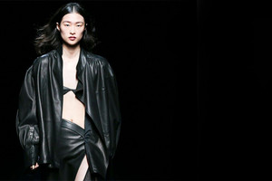 Mugler Fall-Winter 20/21: Kẻ thống trị màn đêm