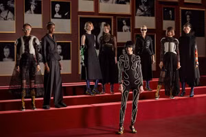 Dior - Thu Đông 2022/23: Phụ kiện túi giày motard phong cách biker