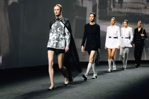 BST CHANEL Xuân/Hè 2023: Cảm hứng vẻ đẹp vượt thời gian