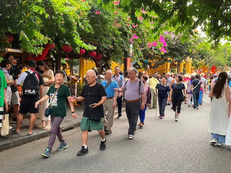 Khách quốc tế thăm quan Hội An 1005quangnam-danang1-17223061455.jpg