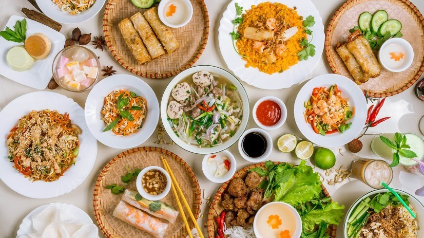 Ngành ẩm thực Việt Nam rất phong phú, đa dạng, và mang sắc thái của mỗi vùng miền có sự đặc trưng riêng. Muốn bảo tồn được ẩm thực này thì phải ghi nhận lại, có nghĩa là gìn giữ lại truyền thống trước am-thuc-viet-nam.jpg