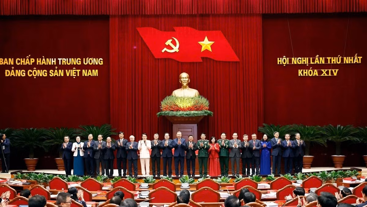 bo-chinh-tri-va-ban-bi-thu.jpg