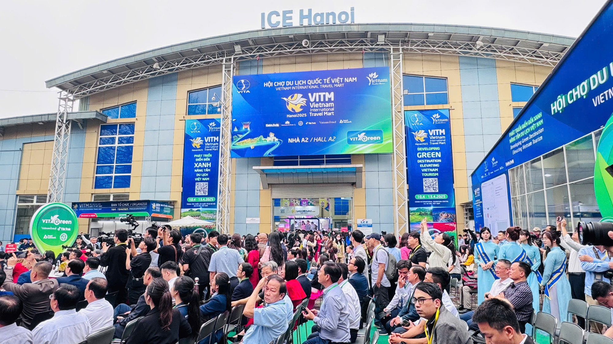 hoi-cho-du-lich-4.jpg