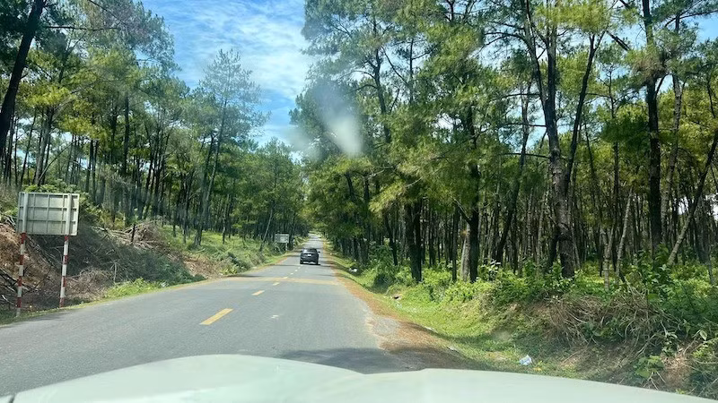 Cung đường di chuyển vào cao tốc Bùng - Vạn Ninh được nhiều du khách dừng lại để check in