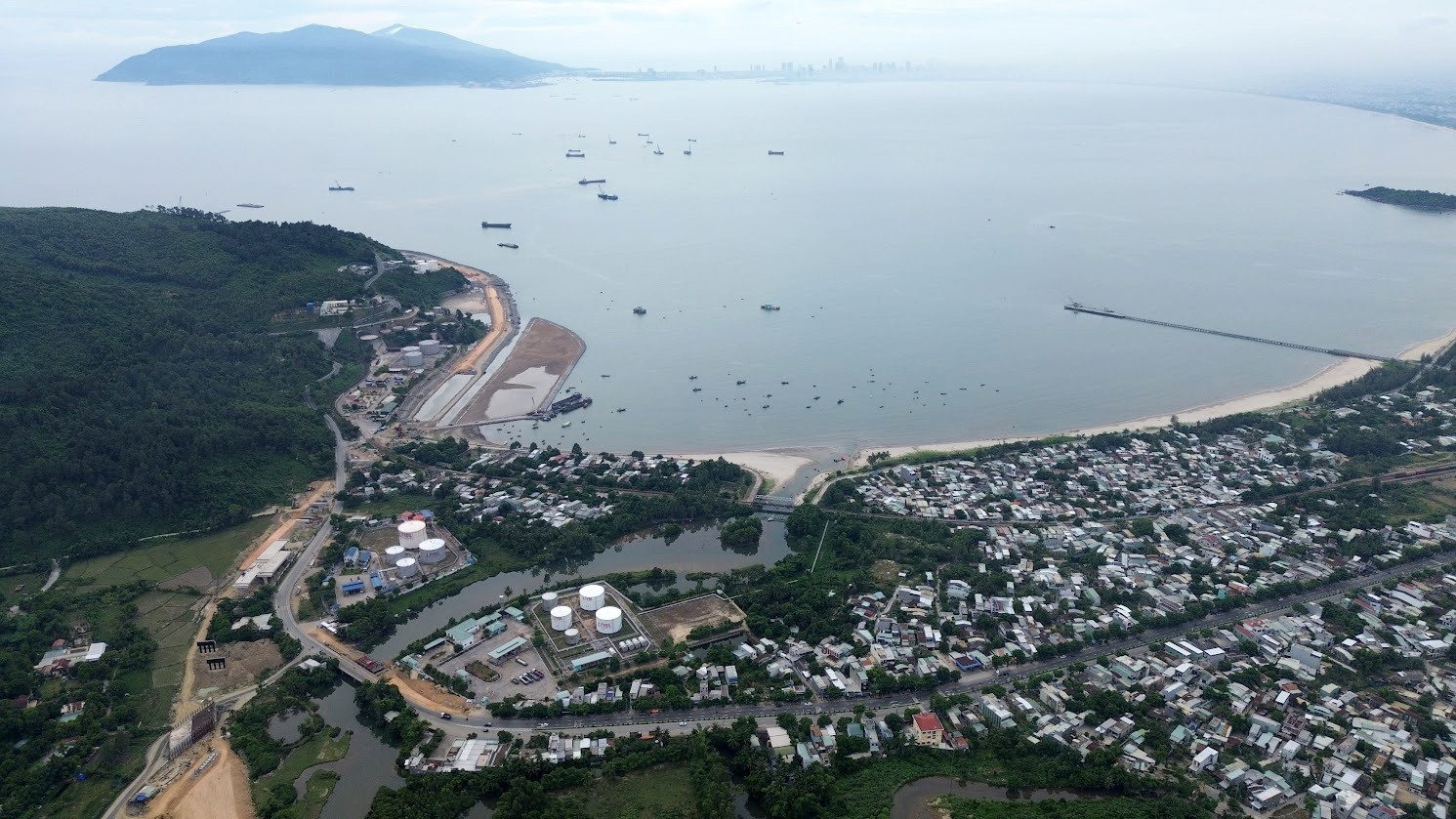 Khu vực đang triển khai thi công dự án bến cảng Liên Chiểu