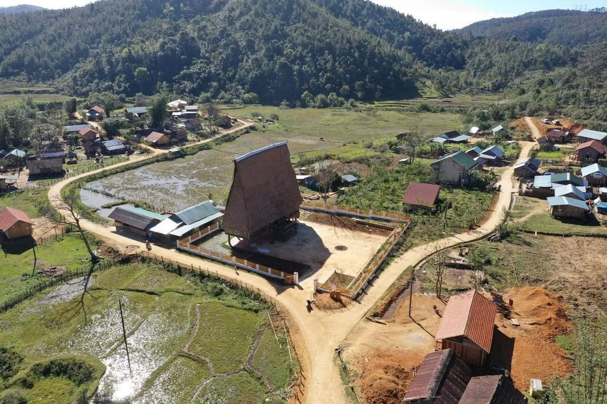Những ngôi nhà Rông đặc trưng tại làng văn hóa du lịch cộng đồng Kon Pring lang-du-lich-cong-dong-kon-pring.jpg
