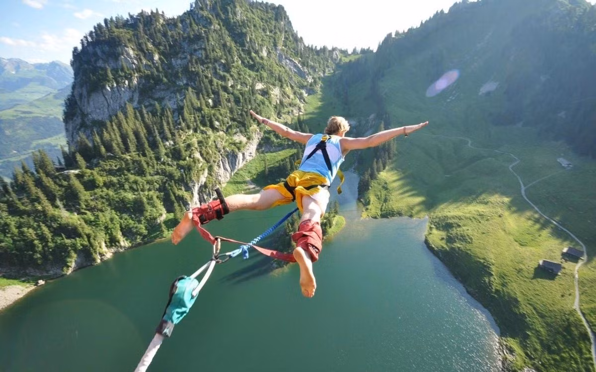bungee-jumping-risk.jpg