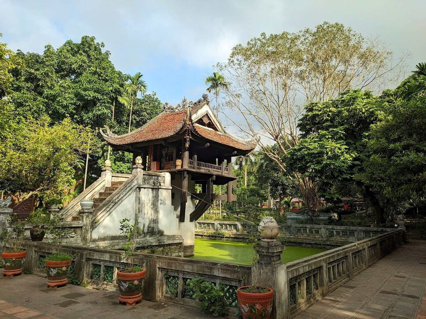 Chùa Một Cột - biểu tượng Phật giáo ngàn năm tuổi, nổi bật bởi kiến trúc độc đáo có một không hai tại Việt Nam chua-mot-cot.jpg