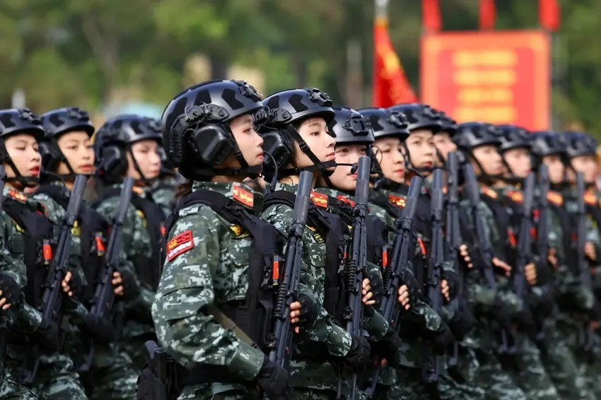Hình ảnh hợp luyện Lễ diễu binh, diễu hành kỷ niệm 50 năm Ngày Giải phóng miền Nam, thống nhất đất nước ở TP.HCM quoc-khanh-2-9.jpg