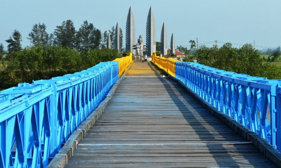 Cầu Hiền Lương Cây cầu hai màu, nối nhịp quá khứ và hiện tại cau-hien-luong-410.jpg