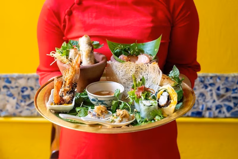 Madame Hiền đưa các món ăn truyền thống Việt Nam lên một tầm cao mới với cách trình bày tinh tế, không thua kém nhà hàng 5 sao