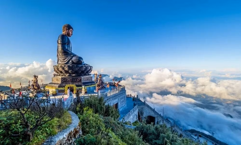 Các tour du lịch tâm linh được đông đảo du khách lựa chọn để du xuân, cầu an đầu năm