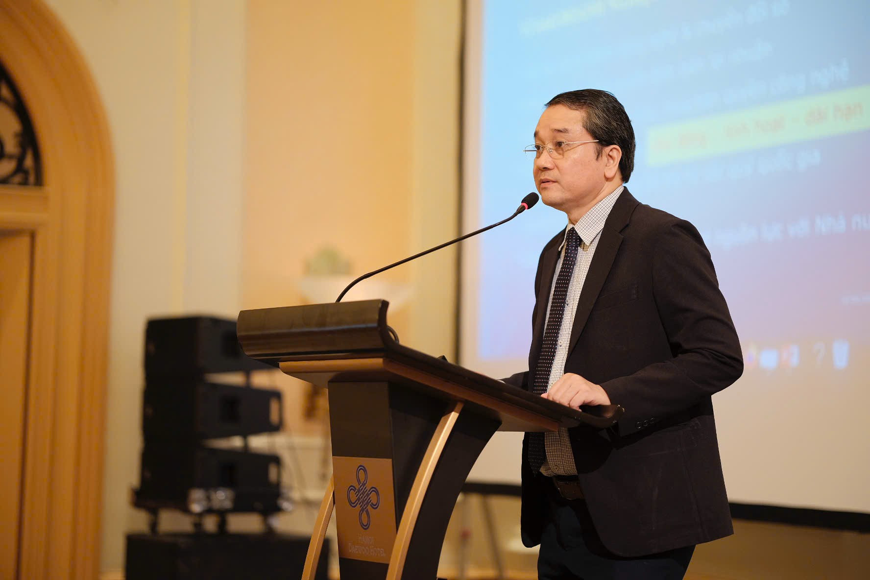 Theo ông Chiến, hành lang pháp lý về Khoa học, Công nghệ ngày càng thông thoáng 5da88eef435dce03974c.jpg