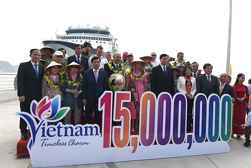 Lễ đón khách quốc tế thứ 15 triệu đến Việt Nam vào năm 2018 Lễ đón khách quốc tế thứ 15 triệu đến Việt Nam vào năm 2018