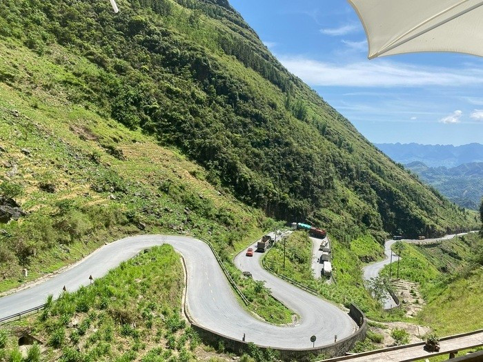 Đèo Thẩm Mã uốn lượn giữa núi rừng Hà Giang như dải lụa vắt ngang trời, là thử thách đầu tiên nhưng cũng là khúc dạo đầu mê hoặc trên hành trình chinh phục vùng cao nguyên đá Đèo Thẩm Mã uốn lượn giữa núi rừng Hà Giang như dải lụa vắt ngang trời, là thử thách đầu tiên nhưng cũng là khúc dạo đầu mê hoặc trên hành trình chinh phục vùng cao nguyên đá